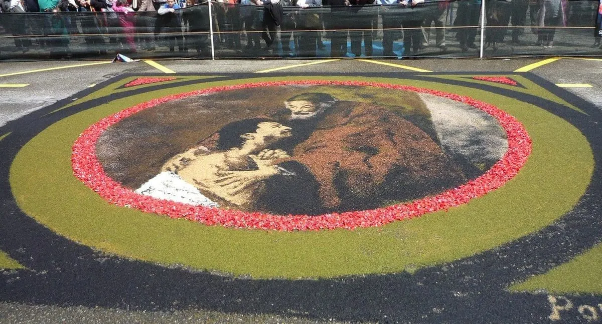 Alfombra circular del Corpus con una imagen en su centro